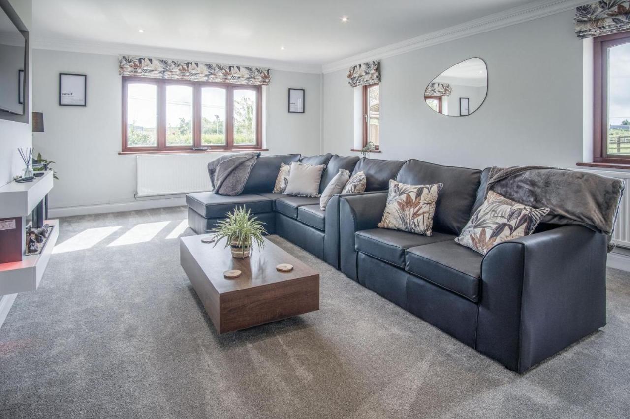 Springfield - 3 Bedroom - Princes Gate * Ludchurch